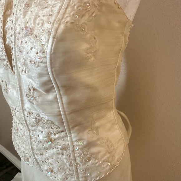 Lace up Corset Ivory Two Piece Gown Gala, Wedding, Quinceañera, Prom or Evening - Picture 2 of 12